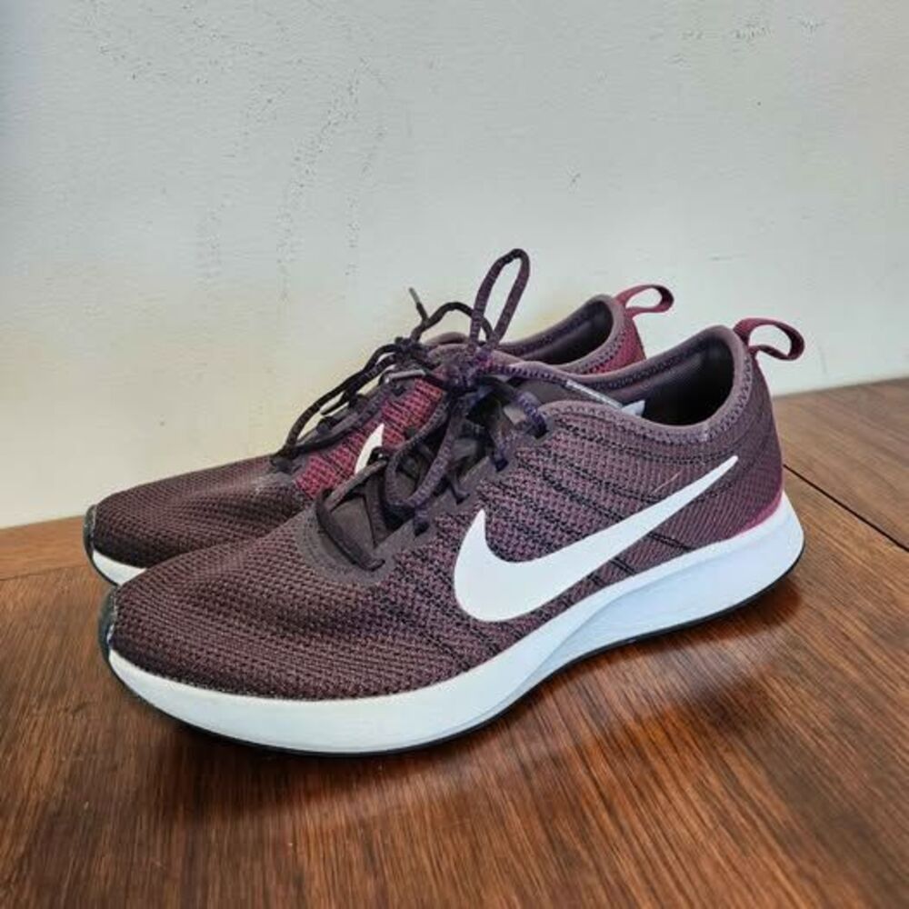 Women's Nike Size 7 Purple Tennis Shoe Walking Workout